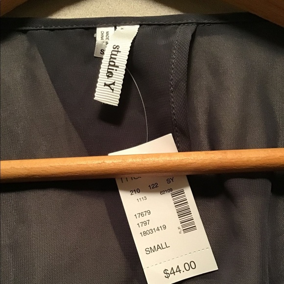 Gray dress with shoulder detail NWT - Picture 5 of 7